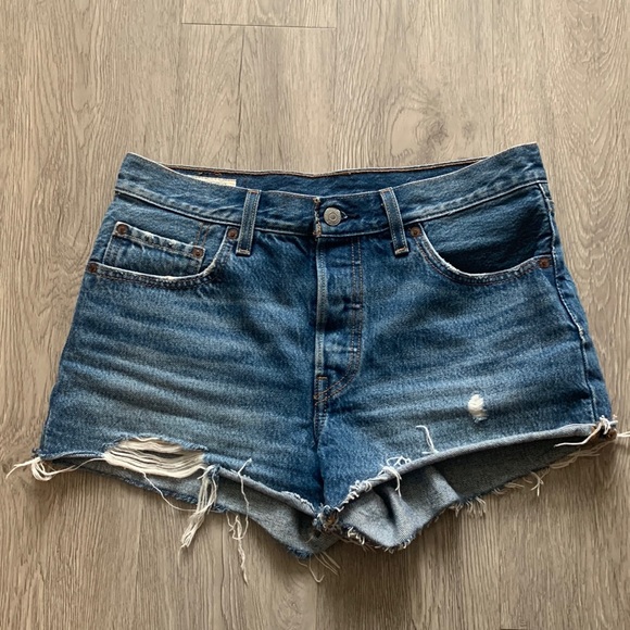 Levi’s 501 Mid Rise Denim Shorts Sz 27/4 “Back to Your Heart” Medium Blue - Picture 3 of 8